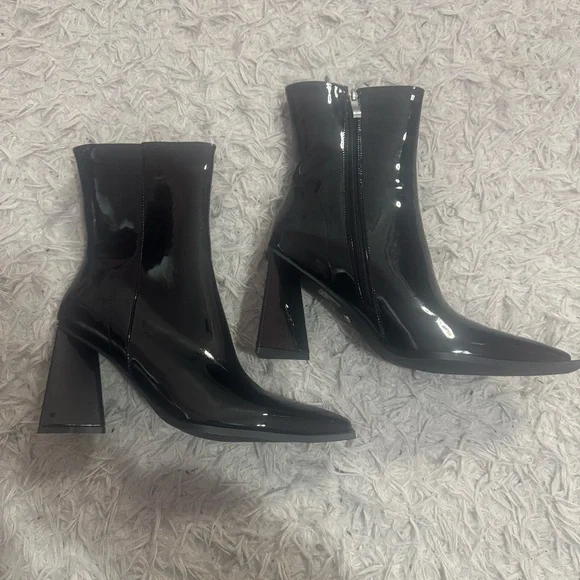 Azalea Wang Black Ankle Booties - Picture 2 of 7